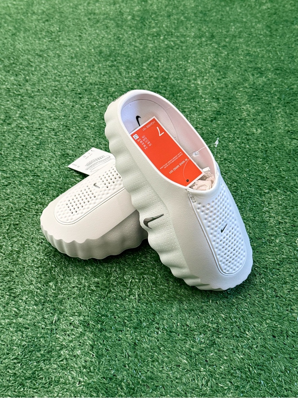Nike Mind 001 Slide – White Women’s Size 7 Brand New